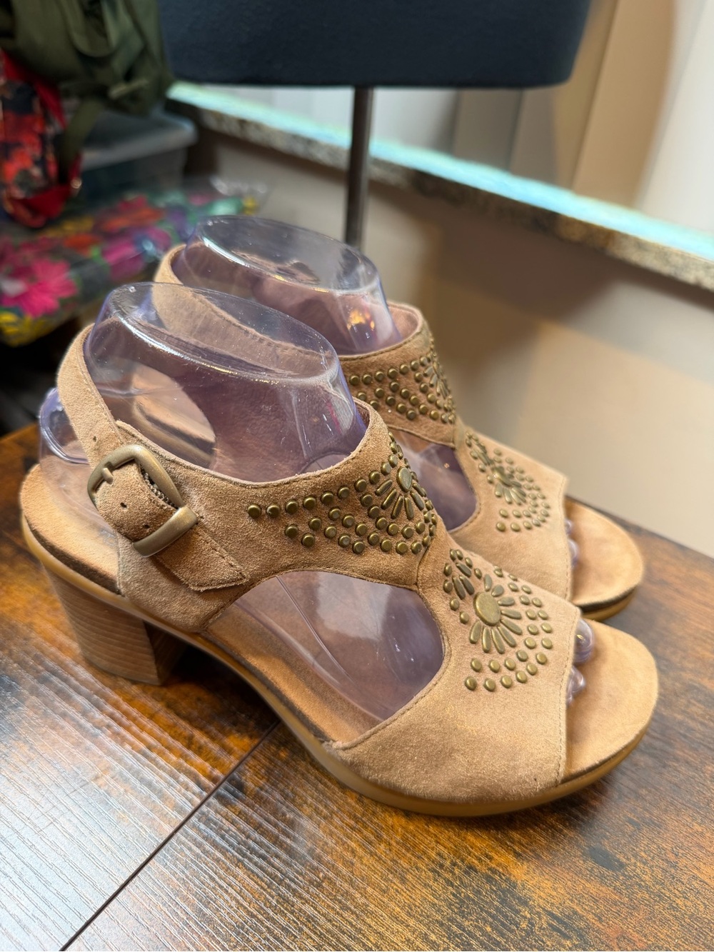 Dansko Deandra Women’s Tan Suede Studded Open-Toe Block Heel Sandals SZ38/ 7.5-8